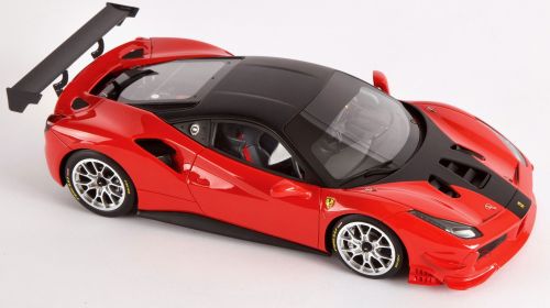 Ferrari 488 Challenge 1/18 scale