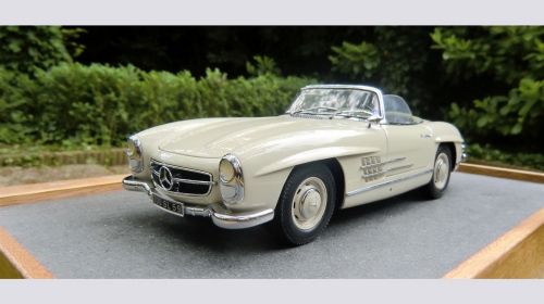 Mercedes 300 SL spider - 1/18 scale